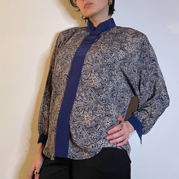 Vintage Paisley button down silky blouse - Picture 2 of 4